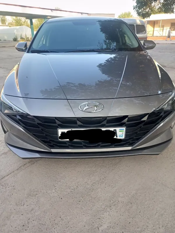 Hyundai Elantra sotiladi