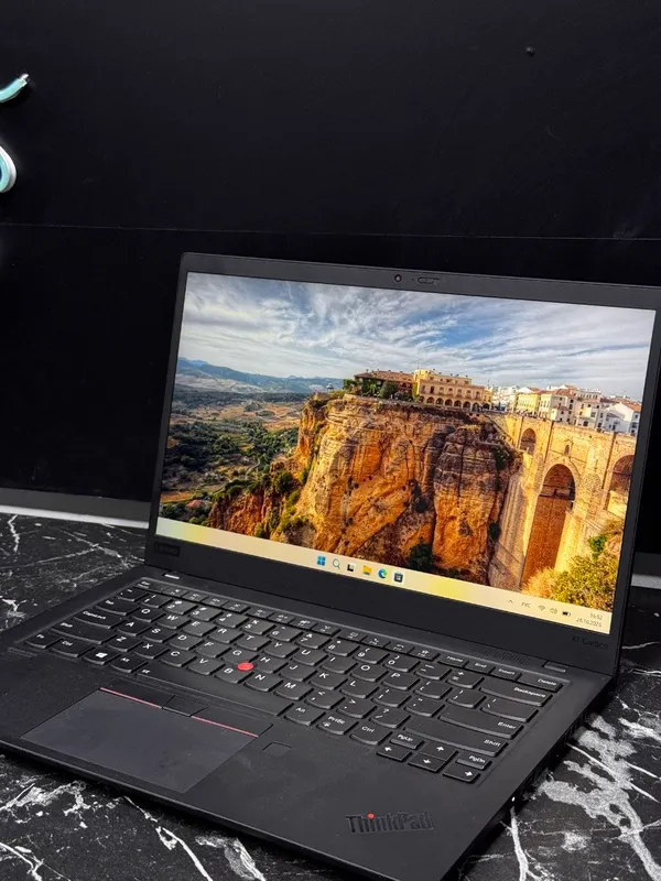 Lenovo ThinkPad X1 Carbon Gen8 2 Lenovo ThinkPad X1 Carbon Gen8 2