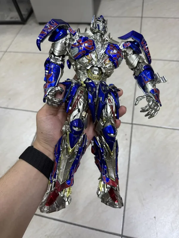 Transformers kolleksion original figurkasi 1