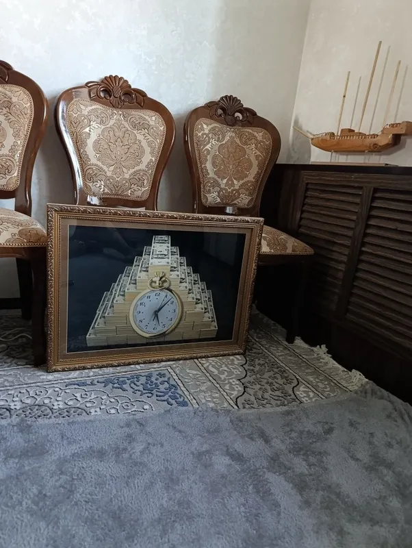 Часы настенные . 6