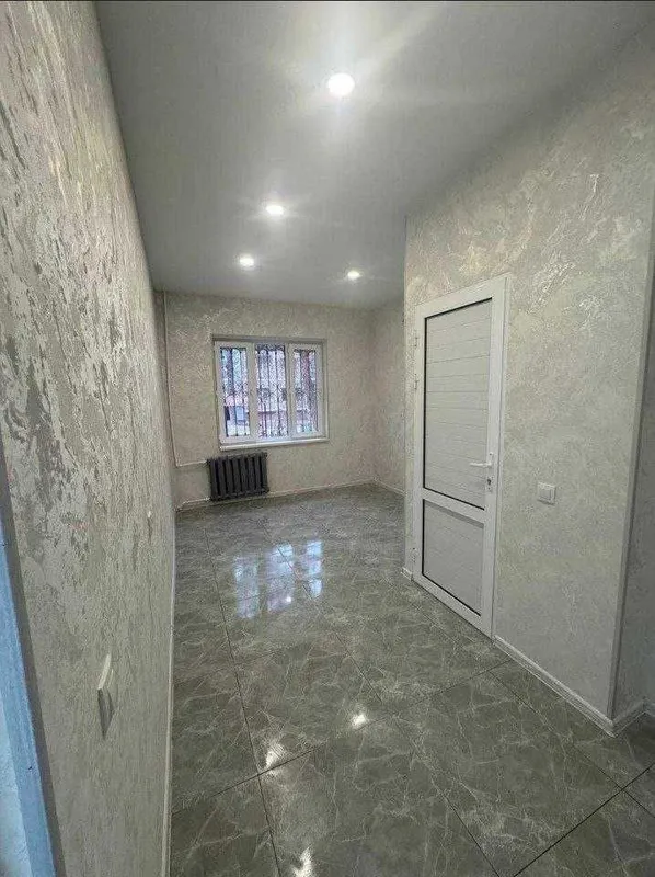 Продаётся Нежилое! Юнусабад, Ор-р 14 кв Баходир остановка, 50м2 — фото 2