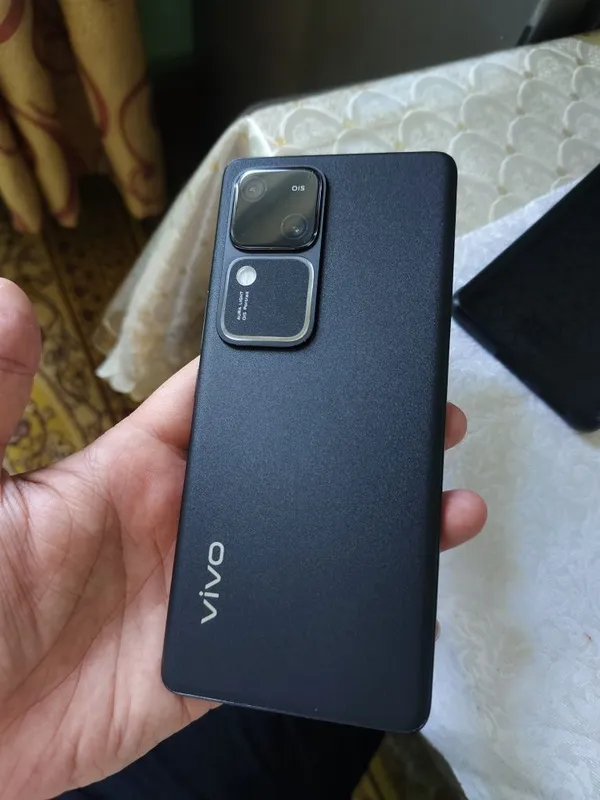 Vivo V30 5G 12/256 — фото 2