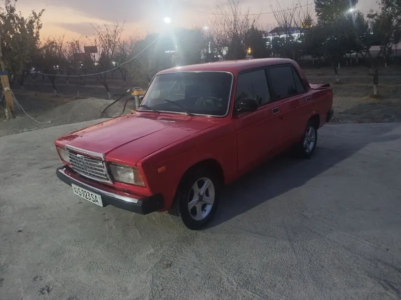 Vaz 2107 sotiladi