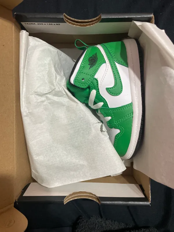 Новые детские кроссовки Air Jordan Lucky Green 5 Новые детские кроссовки Air Jordan Lucky Green 5