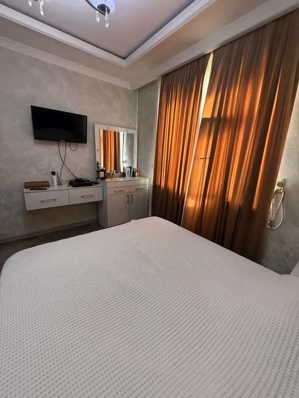 Продается новостройка 2 ком переделали 3ком 66км+9 — фото 1