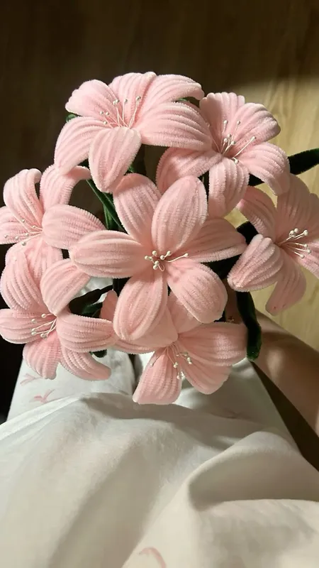 лилии из синельной проволоки