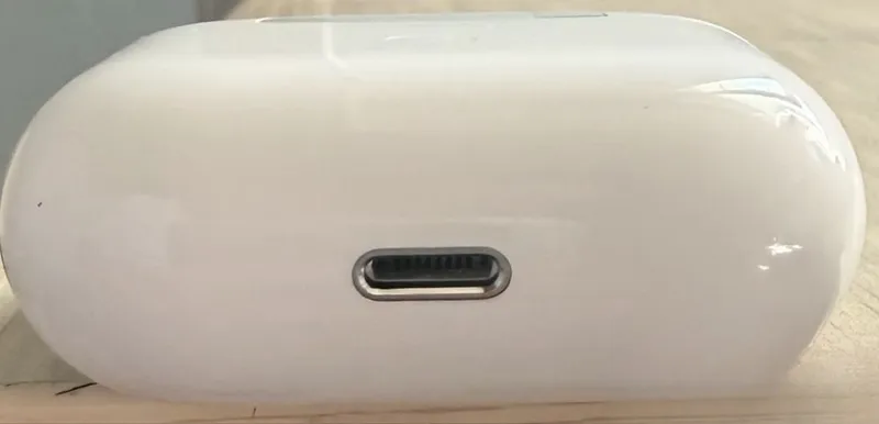Apple AirPods 3 — оригинальные, б/у 2 Apple AirPods 3 — оригинальные, б/у 2