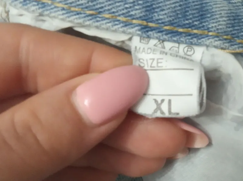 Продам джинсовые шортики. 2 Продам джинсовые шортики. 2