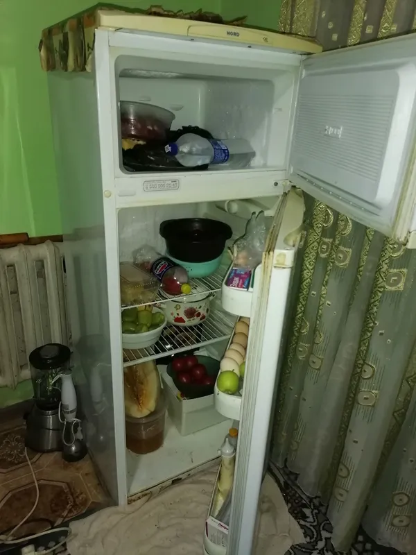 Холодильник сотилади 2