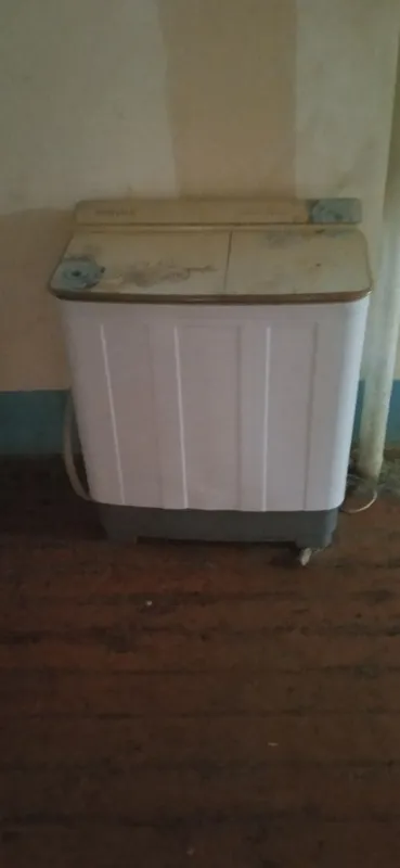Kir yuvadigan moshina