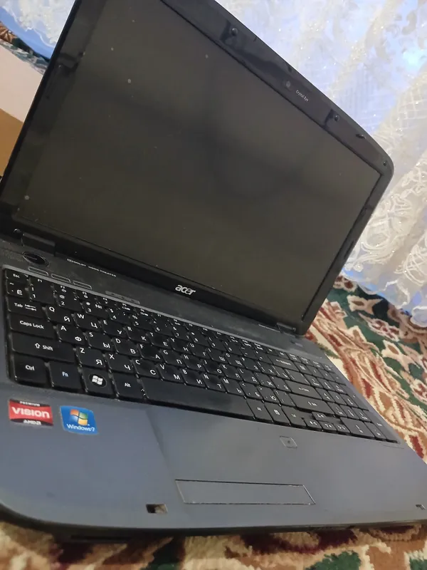 Acer noutbuki sotiladi. 1