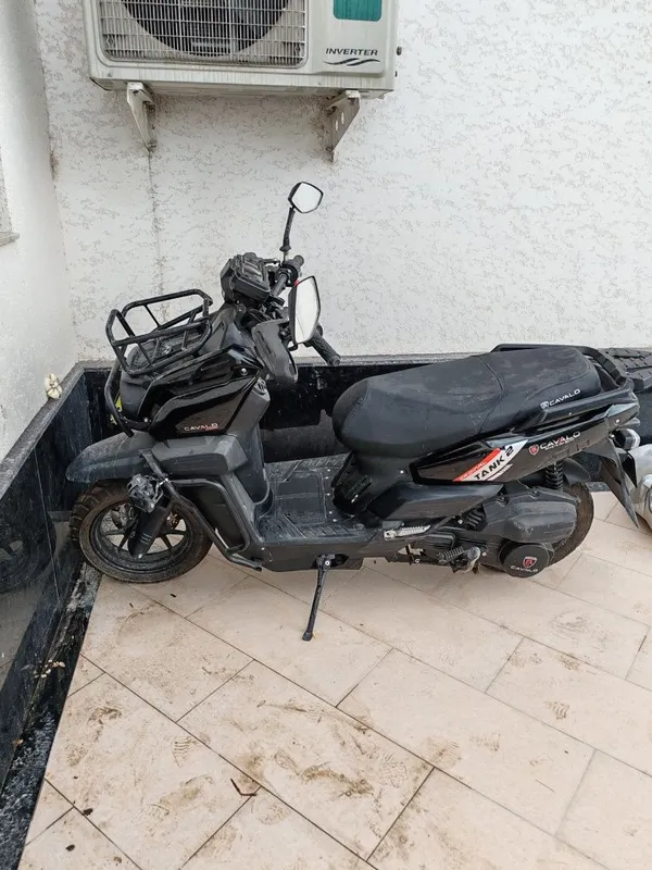 Cavalo Tank - benzinli skuter (150 kub. sm)