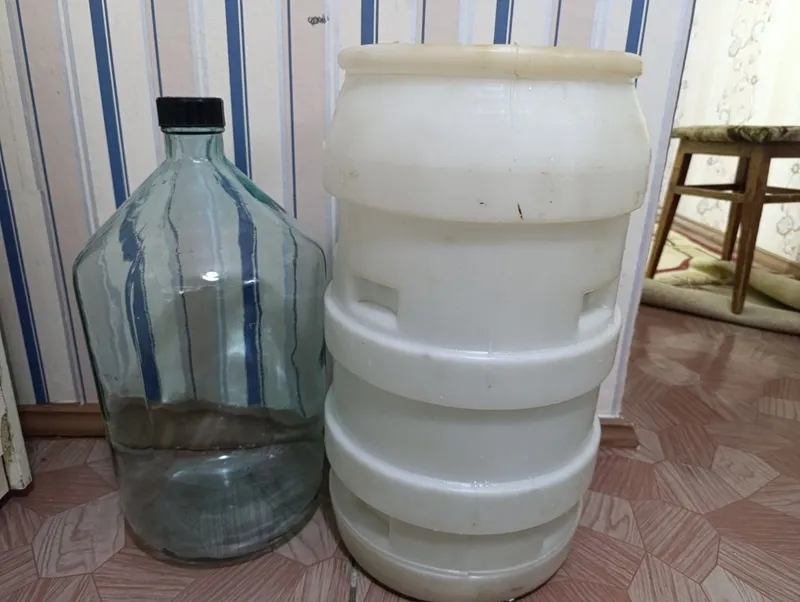 Стеклянные бутыли 20л