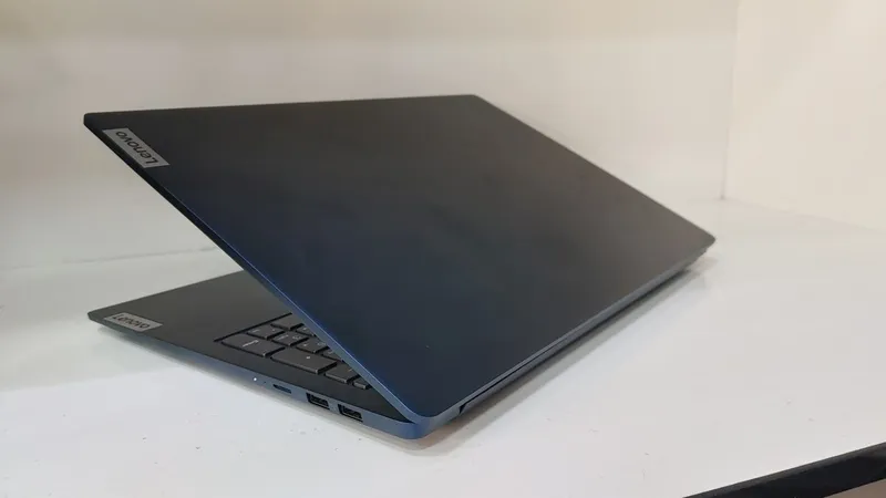 NOUTBUK Lenovo IdeaPad slim 5i Core 7 150U 10yadro 12patok DDR5 16GB — фото 5