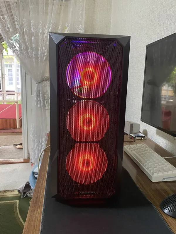Кейс для игр и для монтажа (i3-12100F / RX 5600 XT / 16GB — фото 1 Кейс для игр и для монтажа (i3-12100F / RX 5600 XT / 16GB — фото 1