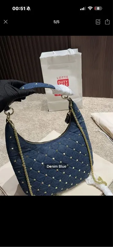 В наличии шикарная сумка valentino