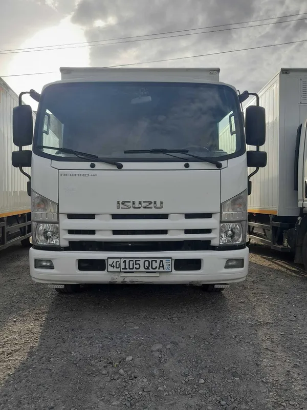 ISUZU CNG сотилади.