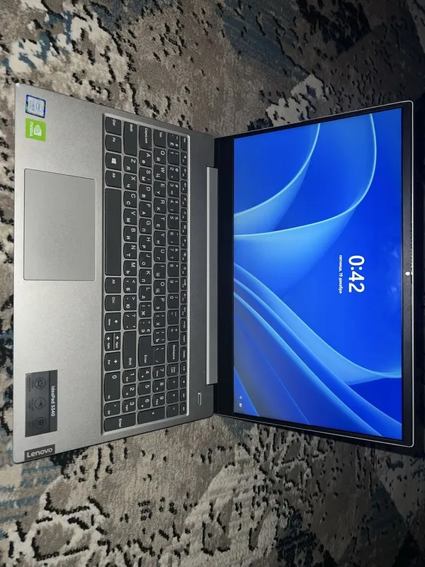 Notebook sotiladi Notebook sotiladi