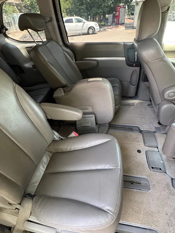 KIA Carnival, чистая, 2008 год, 2,9 дизельный мотор 7 KIA Carnival, чистая, 2008 год, 2,9 дизельный мотор 7
