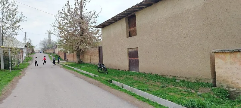 6 sotik yer sotiladi