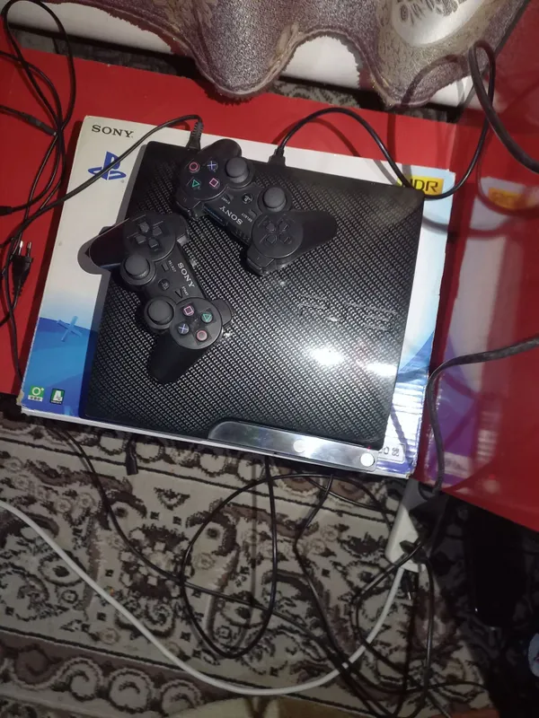PS3 slim holati tiniq 2 ta djoystik 22 o'yinlari bor proshivfka bor. — фото 1