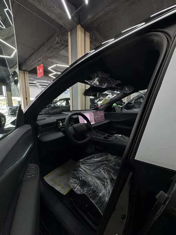 Nissan NX8 300 MAX 6 Nissan NX8 300 MAX 6