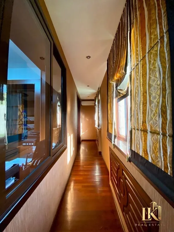 Продаётся 4-комнатная квартира, 120 м², Мирабадский район (ул. Афросиаб) 10