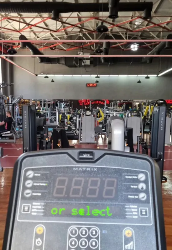 Абонемент в фитнес клуб Buka Fit