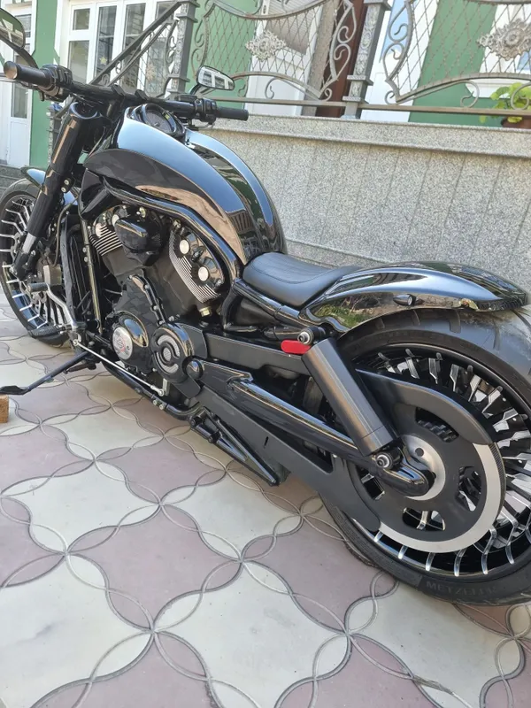 Harley-davidson v-rod tuning sotiladi — фото 1
