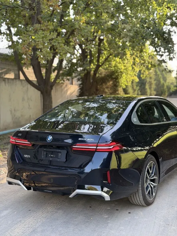 BMW i5 eDrive40 L, 2025 г. — пробег 8000 км 7 BMW i5 eDrive40 L, 2025 г. — пробег 8000 км 7