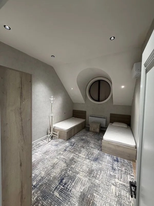 Arenda kvartira 208 kvm 6 xona 3 ta san uzel Aloqa Tinchlik metro — фото 4