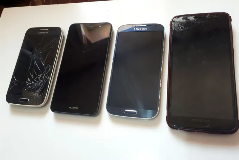 Модели Samsung J7, S4 недорого 4