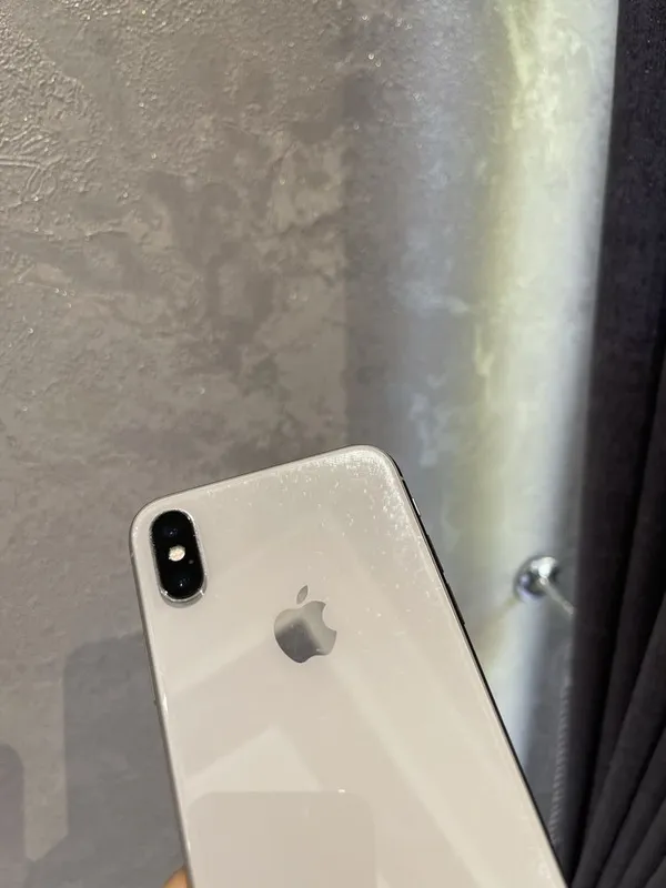 Iphone x . 1