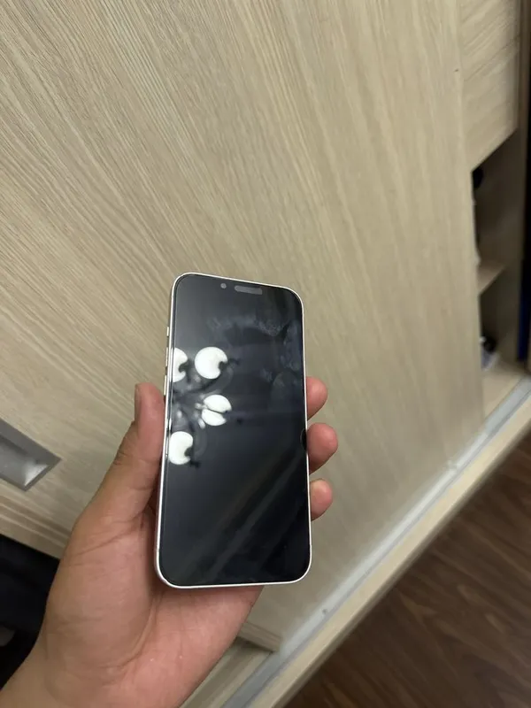 Iphone 13. 3 Iphone 13. 3