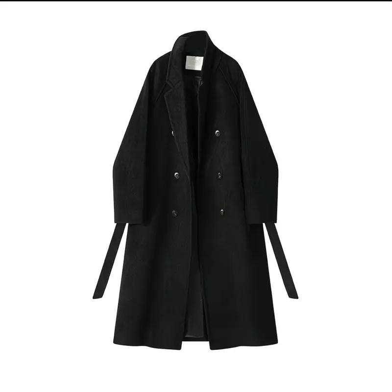 Женское фабричное пальто размера L-XL