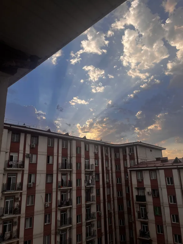 Kvartira oilaga yoki 3 ta qizga