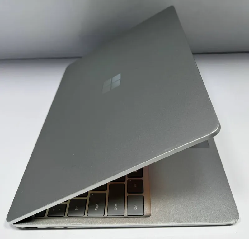 Microsoft Surface 5 Microsoft Surface 5