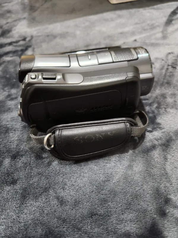 Видеокамера SONY HDR-SR11 — фото 2