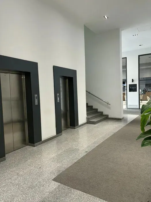 Коммерческое помещение 1400 м2 в Яккасарайском районе — фото 1