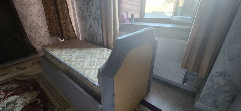 Кроват сотилади