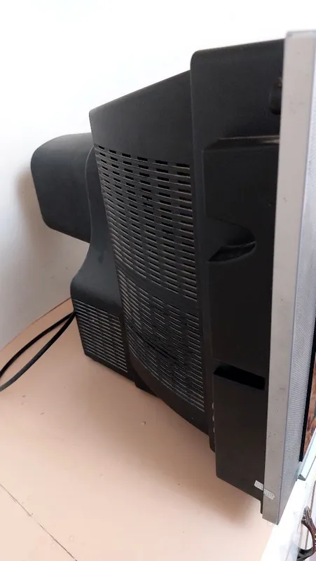 HAIRUN televizori + Tuner + 2 ta pulti bilan — фото 2