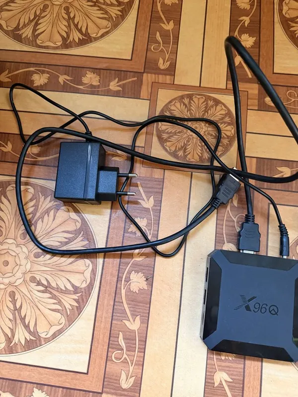 Android box смарт приставка x96q. почти новый. — фото 1