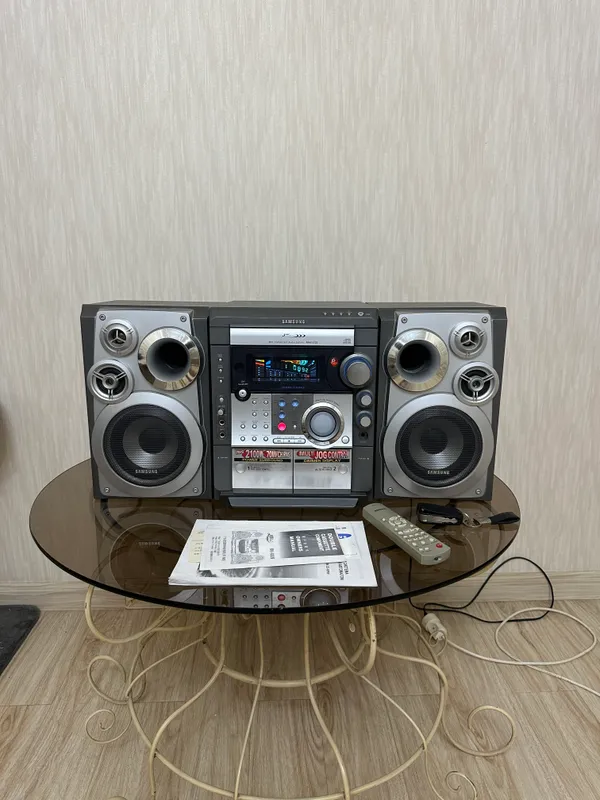 Muzikalniy center Samsung yangi