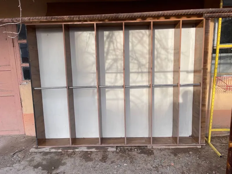 Продается бар полки для кафе и магазина 2
