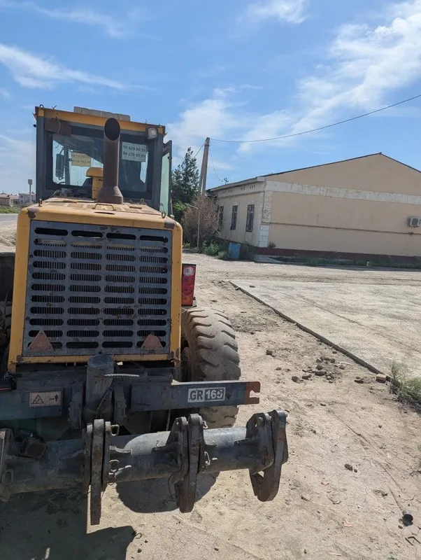 Avtogreyder XCMG GR165 3 Avtogreyder XCMG GR165 3
