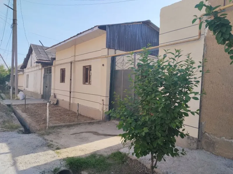 Участка зудлик блан сотилади 5 та хона 1.8 сотих газ свет Сув узлукси