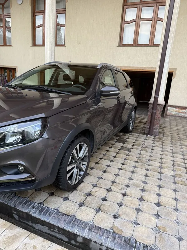 Lada Vesta Sw Cross 1.6 mexanika — фото 1