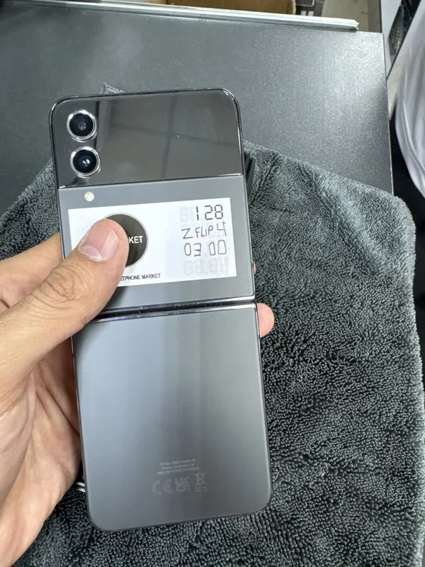 Samsung galaxy Z flip 4 vietnam