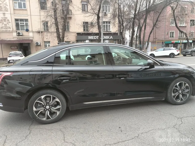 Hongqi eqm 5 sotiladi 2 Hongqi eqm 5 sotiladi 2