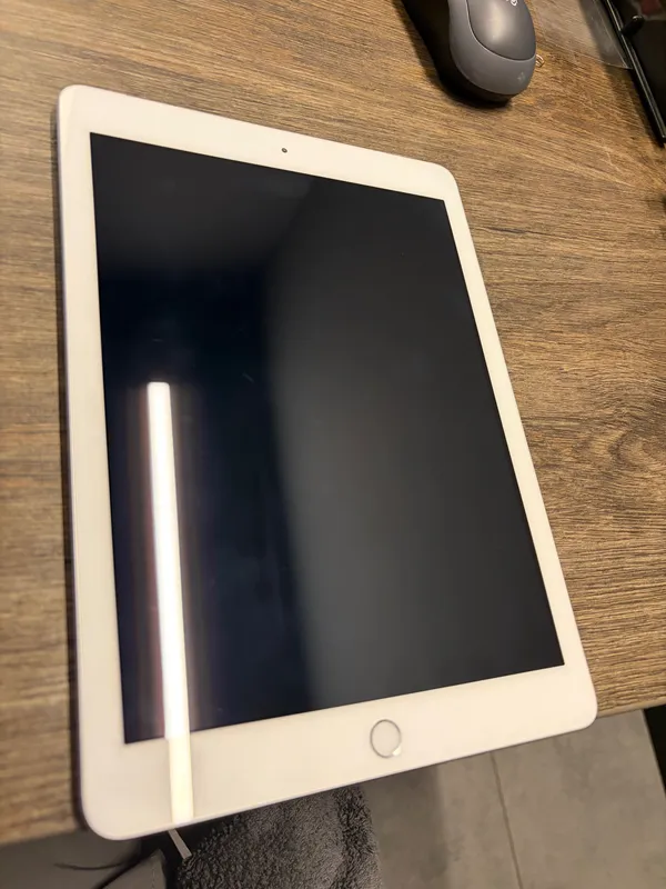 Ipad 6 поколение 32GB + SIM 1